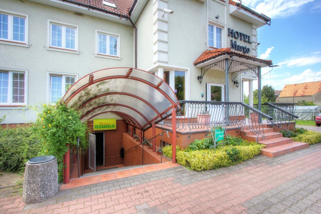 Hotel Margo Cedynia エクステリア 写真